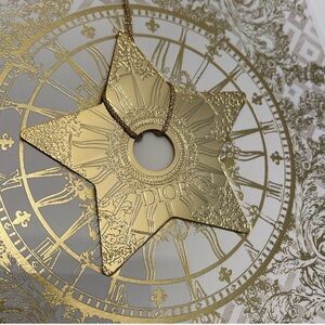 Dior Luxurious Gold Star Accent